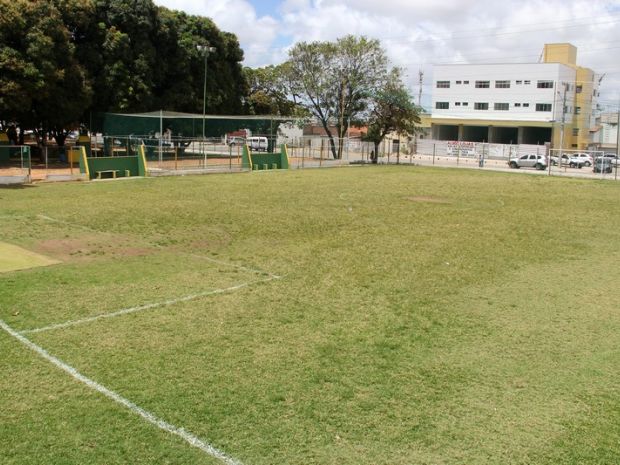 Campo de Futebol (2)